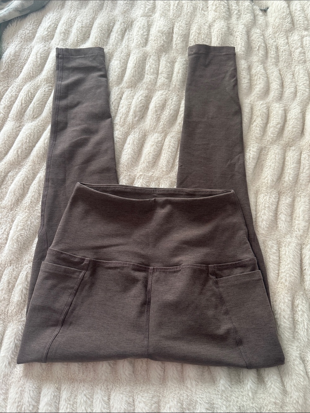 Beyond Yoga Womens High-Waist Pocket Leggings — Brown size Medium